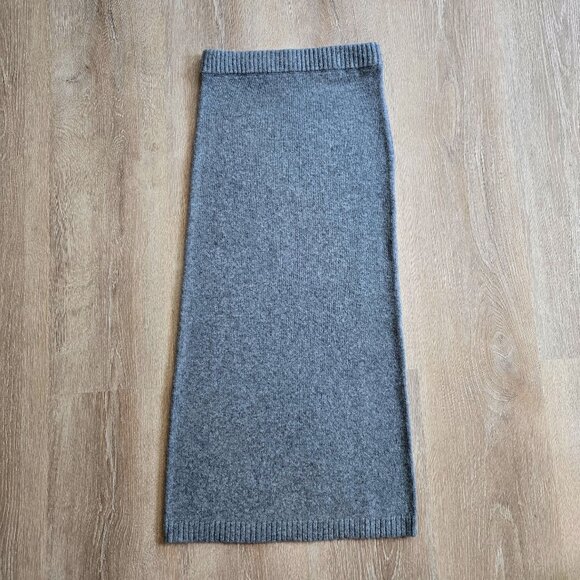 H&M Gray Midi Fitted Knit Pencil Skirt Pull-On Style Wool Blend Size XS NWOT - Picture 1 of 15